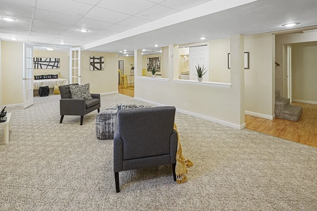 Photo of 9 Cardinal Cir