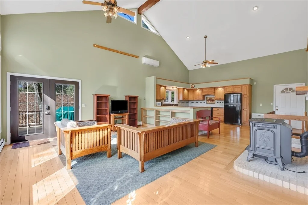Photo of 19 Simmons Brook Dr