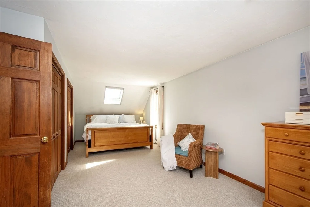 Photo of 965 Ferry Street