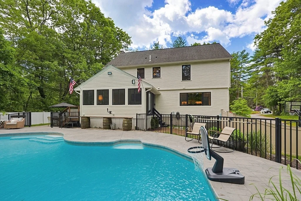 Photo of 8 Quail Run Rd.