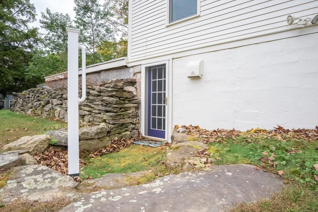Photo of 459 Sargent Rd