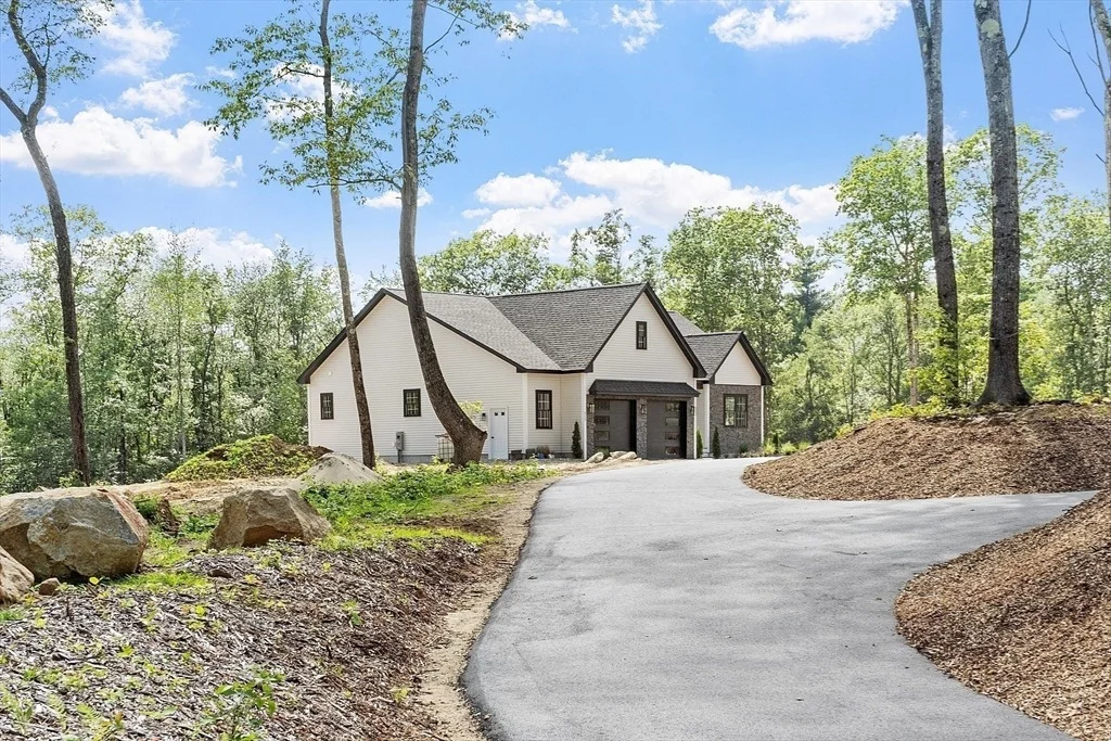 Photo of 315 Athol Rd