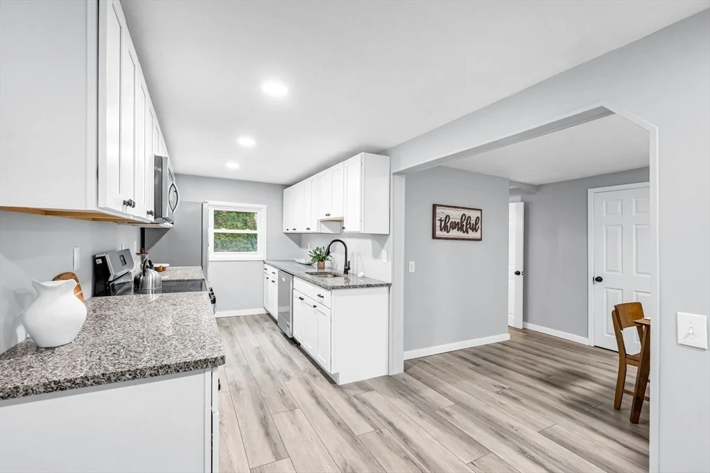 Photo of 83 Rolf Ave