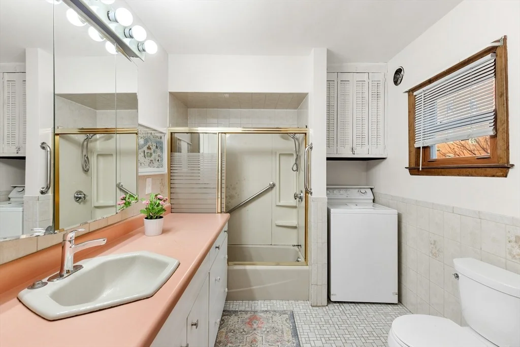 Photo of 302 Maple Street