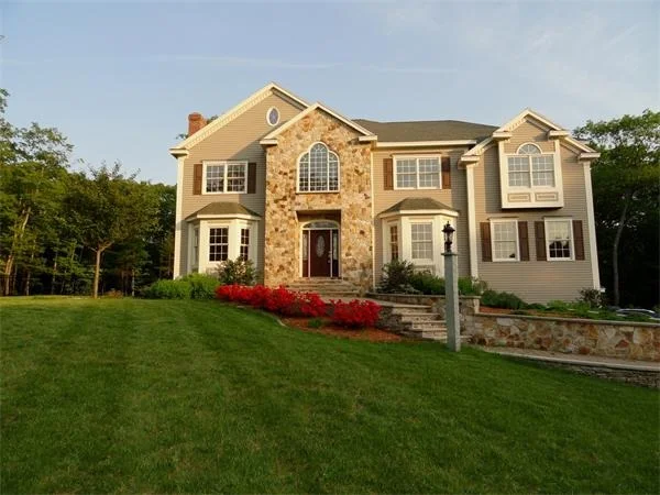 Photo of 12 Deerfield Place