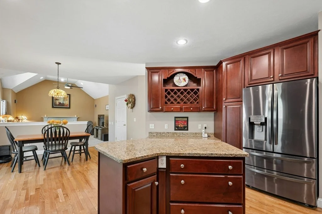 Photo of 320 Lincoln Circle