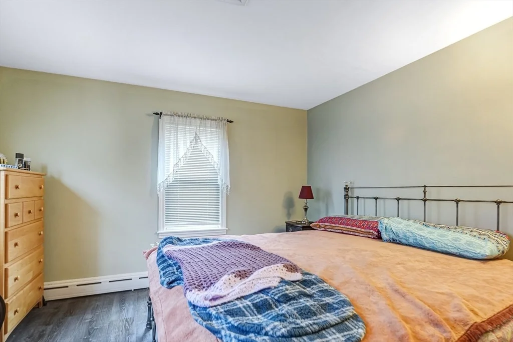 Photo of 121 Old Meadow Rd