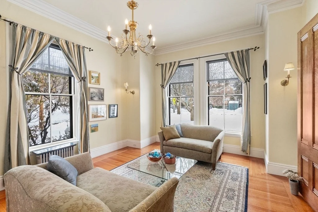 Photo of 327 Franklin St