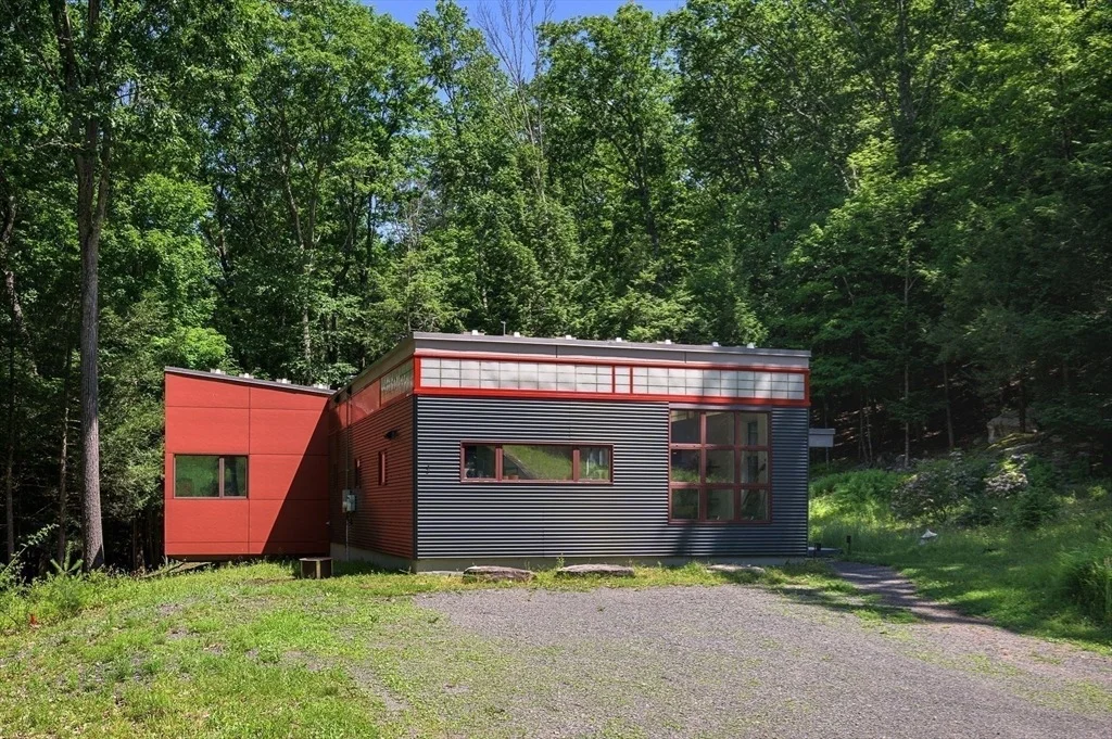 Photo of 2 Laurel Hill Dr