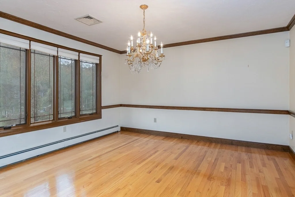 Photo of 21 Saddle Ln