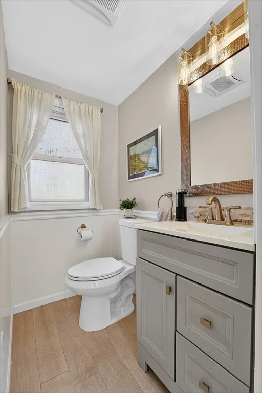 Photo of 4 Lakeside Drive