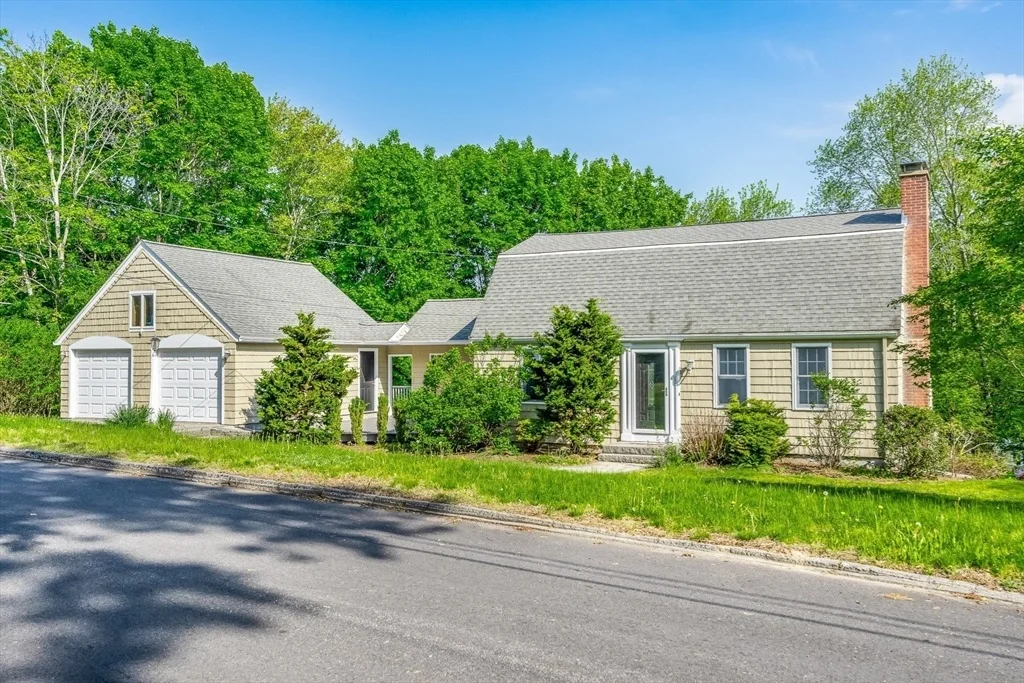 Photo of 6 Crestview Dr