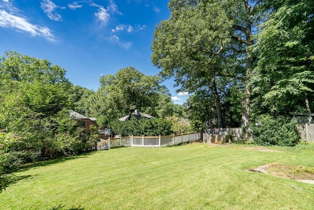 Photo of 72 Beverly Rd