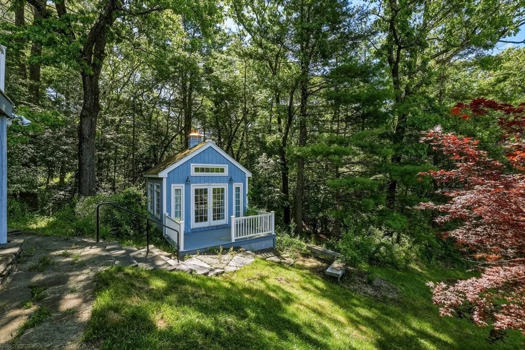 Photo of 10 Cortland Dr