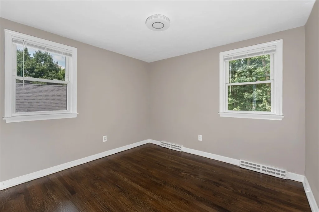 Photo of 12 Sargent Ln
