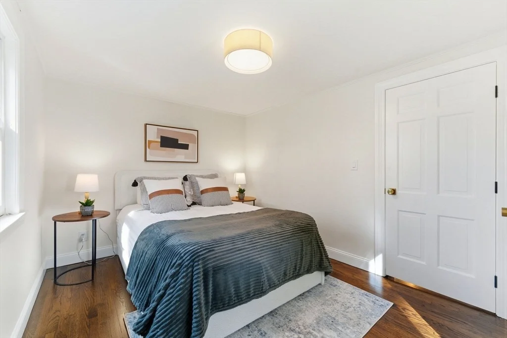 Photo of 8 Colonial Rd.