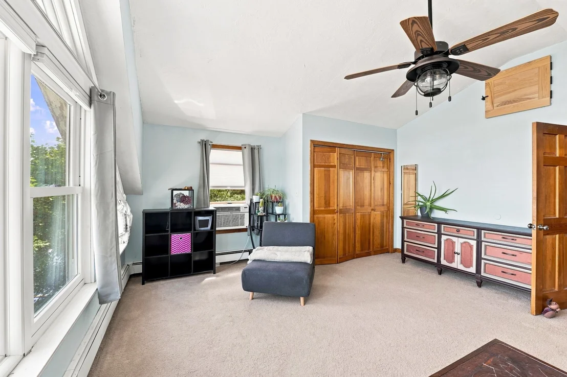 Photo of 111 King Philip Rd