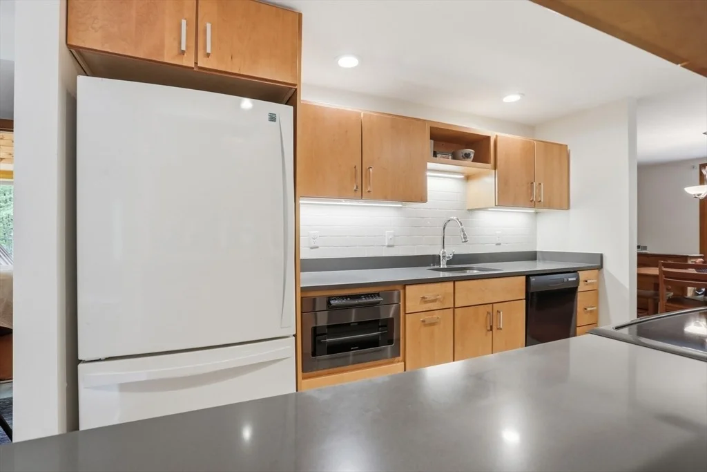 Photo of 39 Hog Hill Road