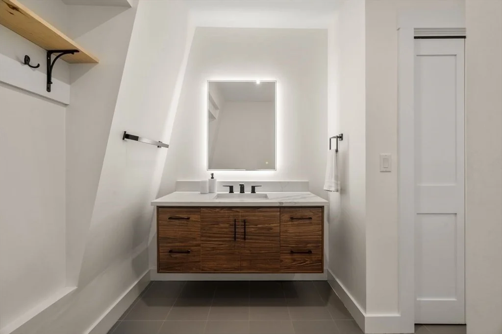 Photo of 283 Walnut Street
