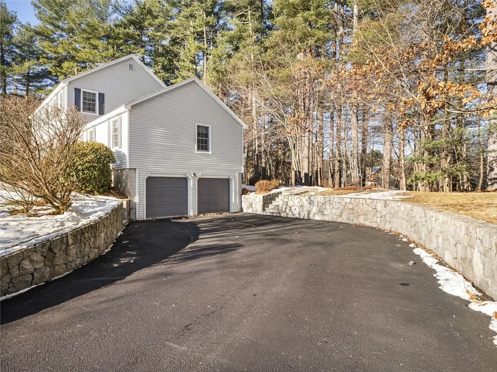 Photo of 4 Michaels Dr