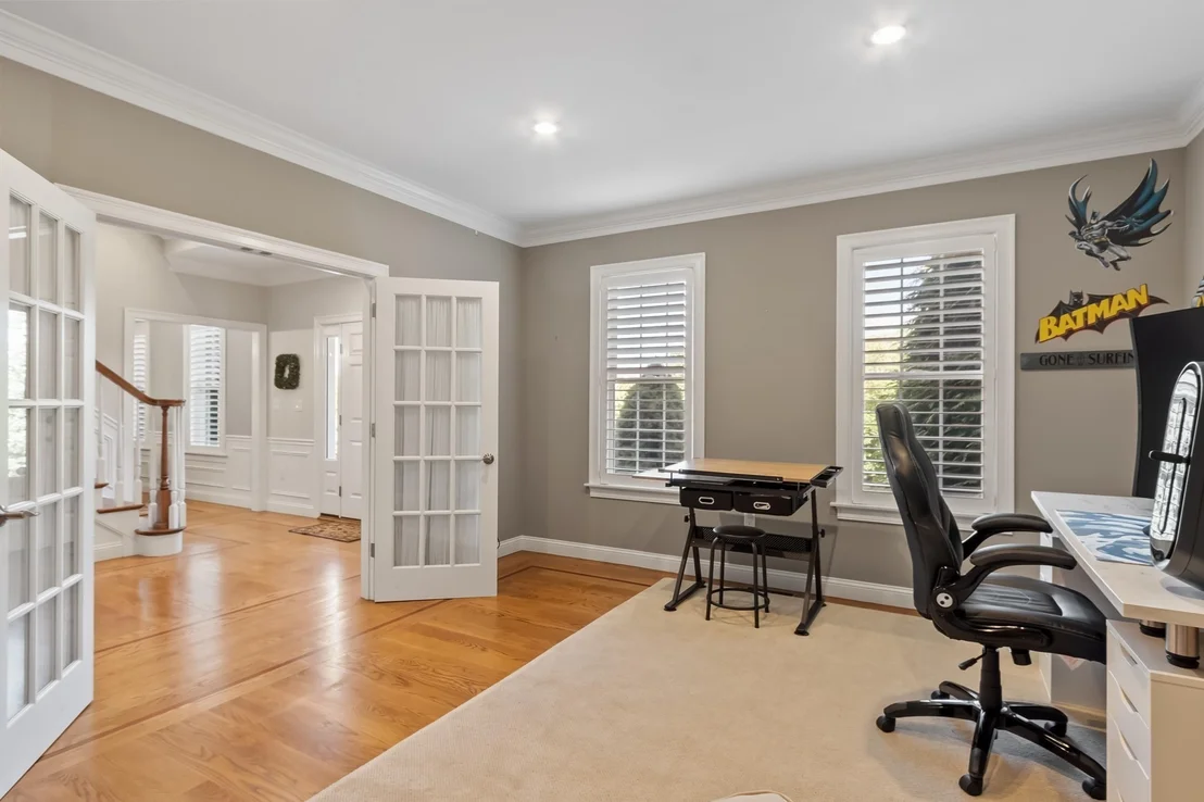 Photo of 48 Robinson Dr