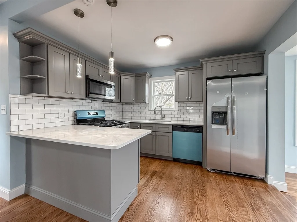 Photo of 463 Central St