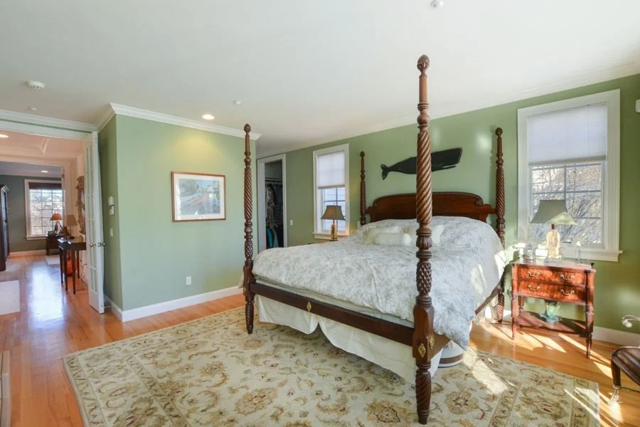 Photo of 125 Shore Dr W