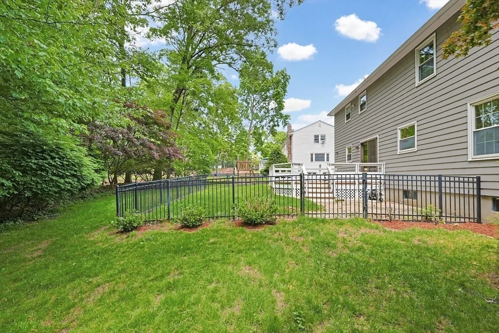 Photo of 7 Cahill Park Dr