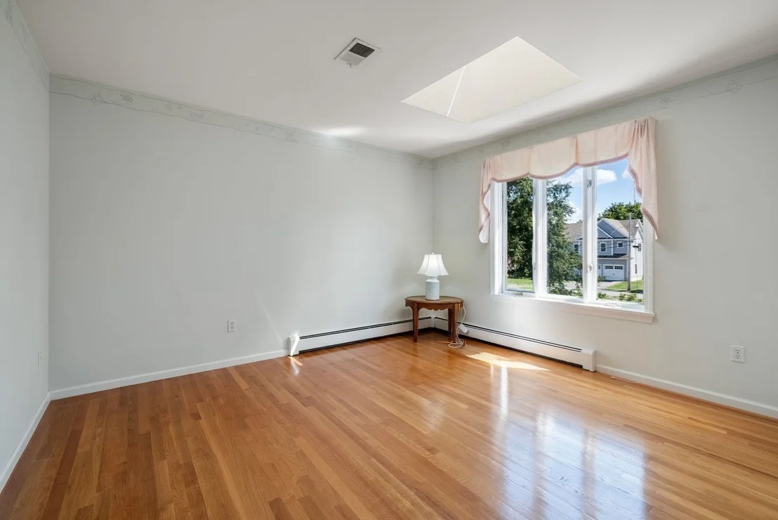 Photo of 14 Powder House Cir