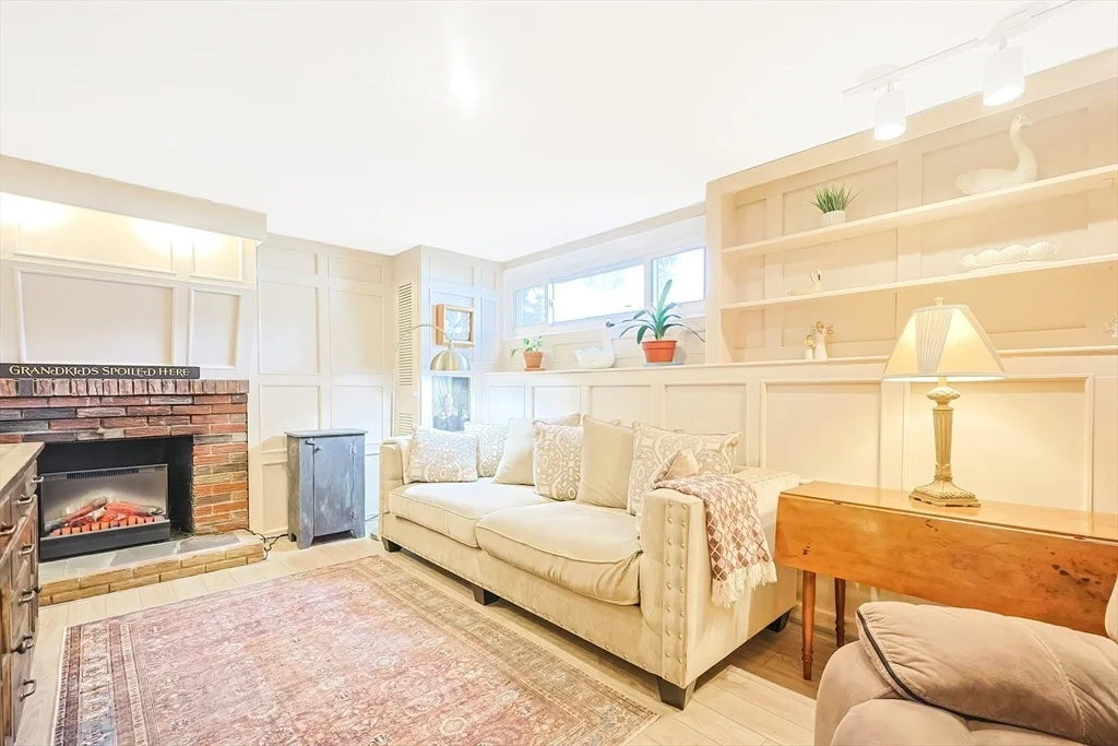 Photo of 33 Debra Lane
