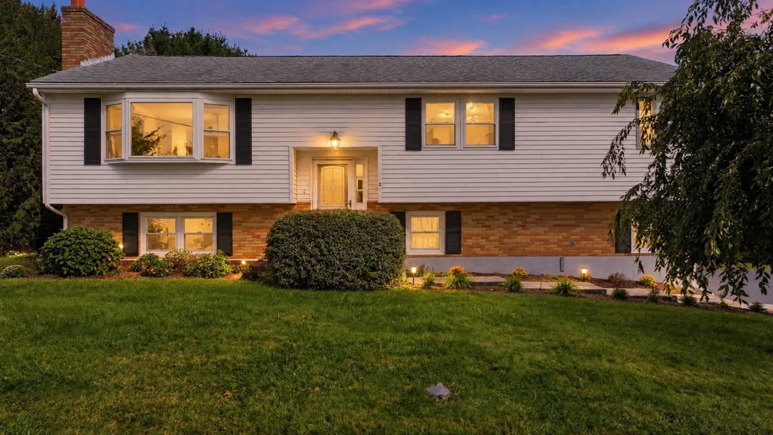 Photo of 2 Apple Tree Dr