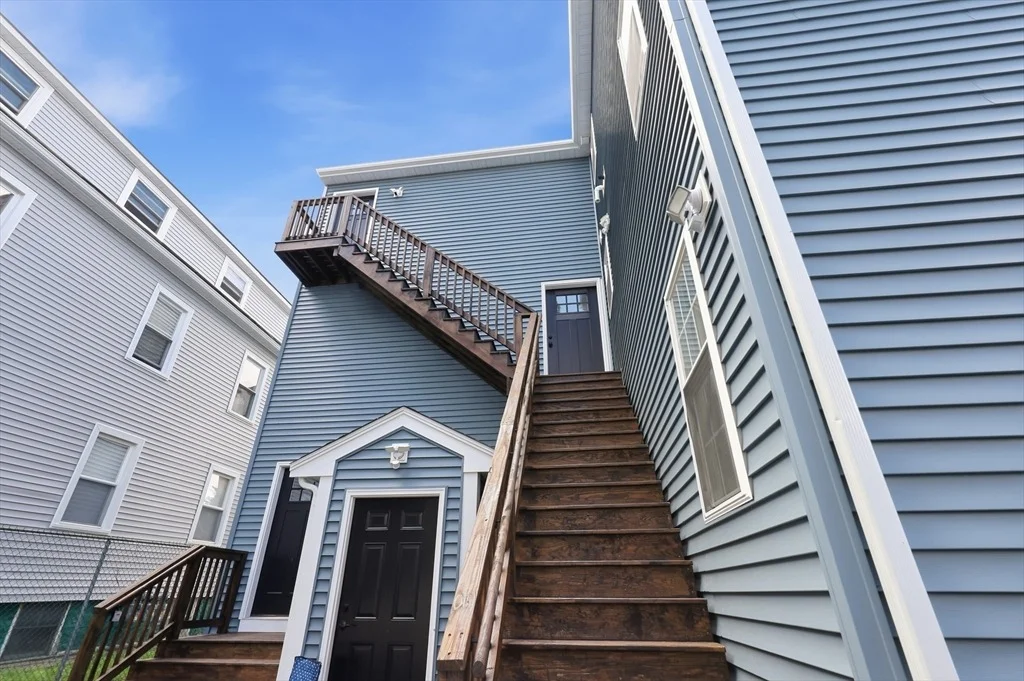 Photo of 489 Spring