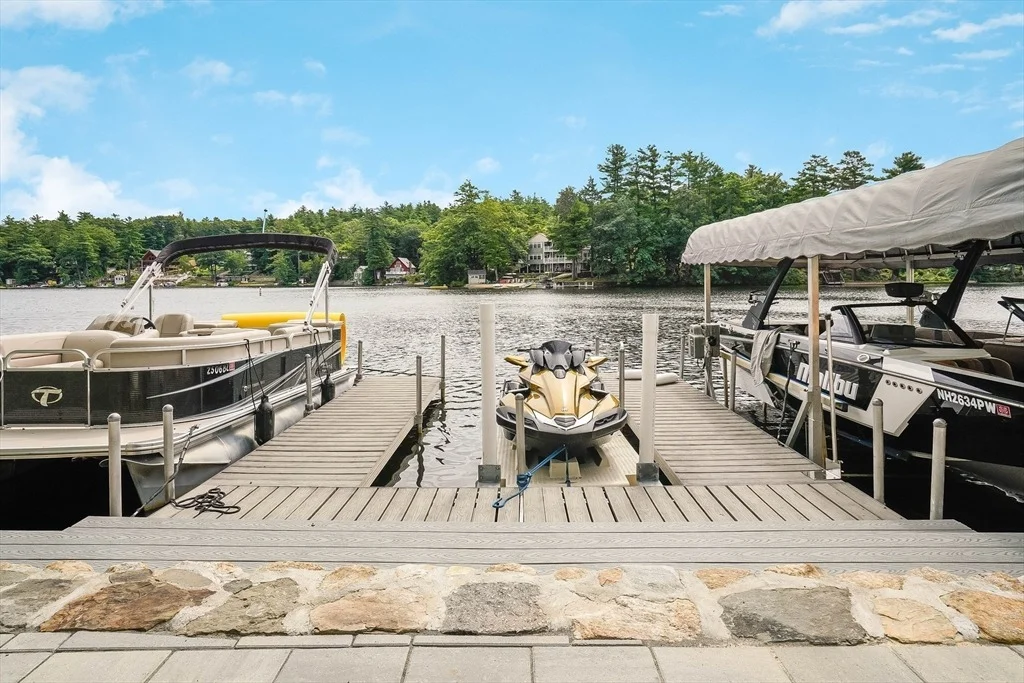 Photo of 226 Lakeview Drive