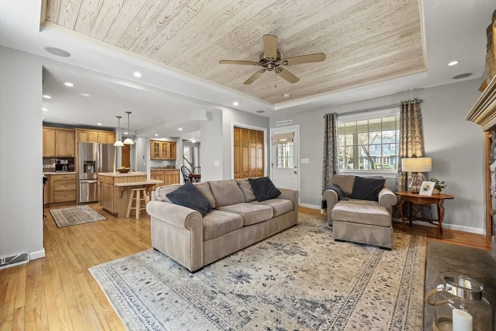 Photo of 9 Metacomet Road