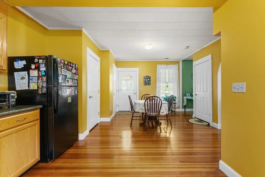 Photo of 136 Main St