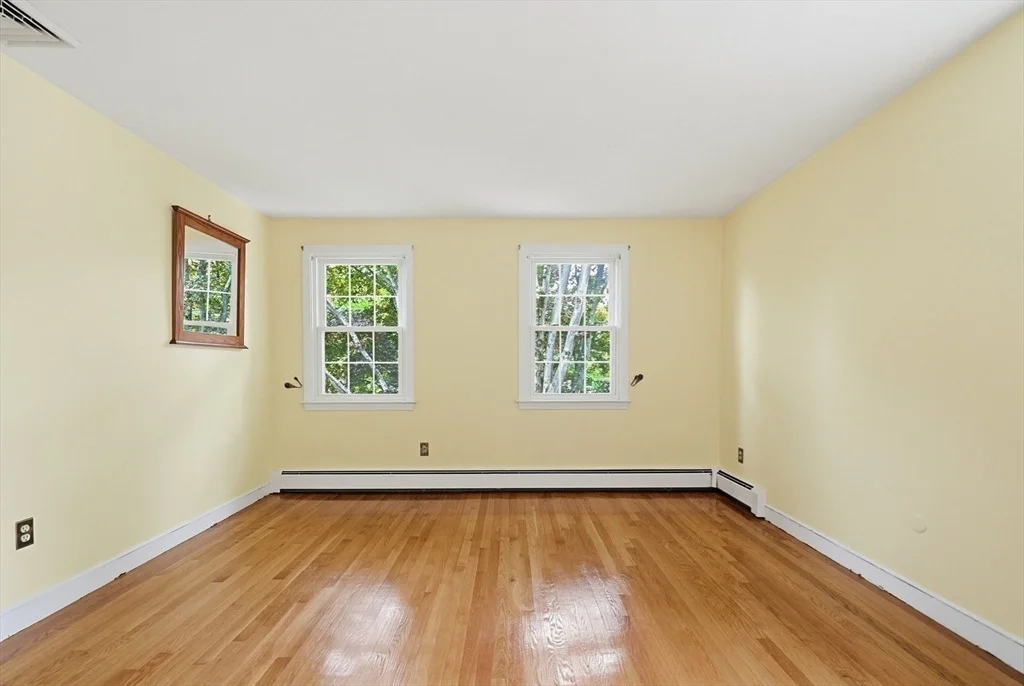 Photo of 7 Cahill Park Dr