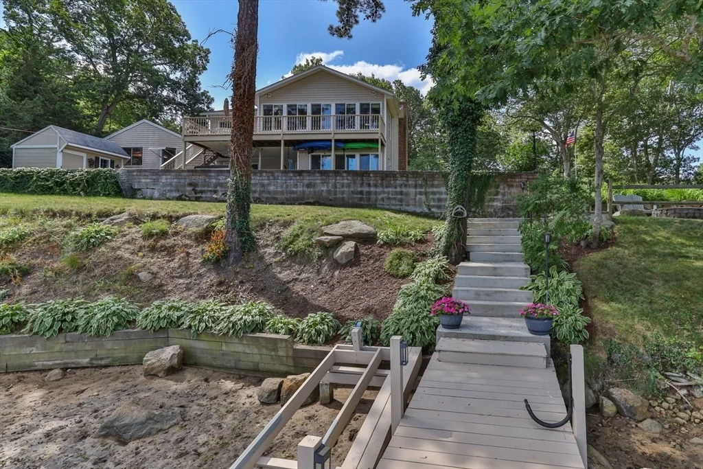 Photo of 49 Edgewater Way