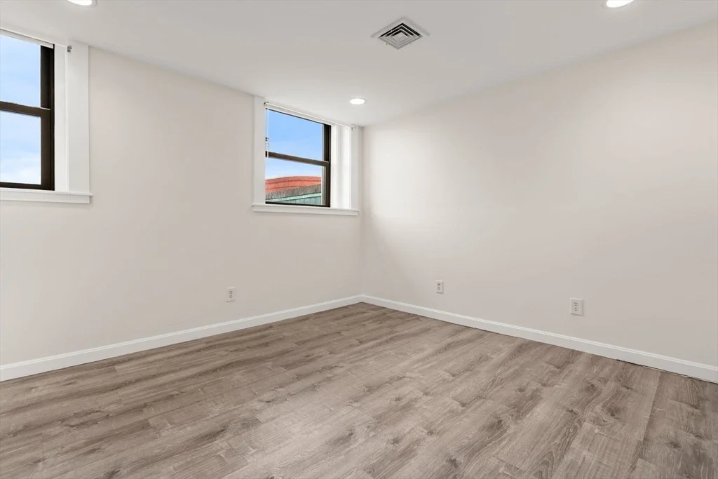 Photo of Unit 401 at 7 Central Square