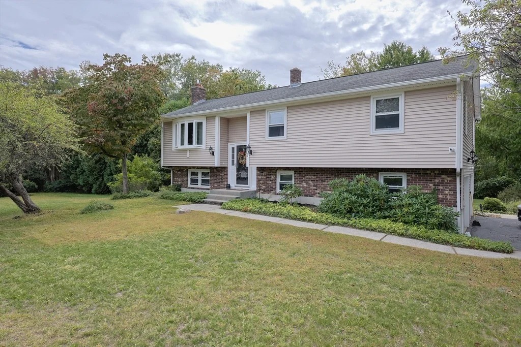 Photo of 7 Sara Dr