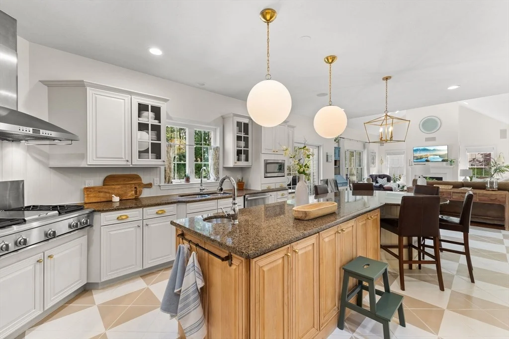 Photo of 353 Finch Rd
