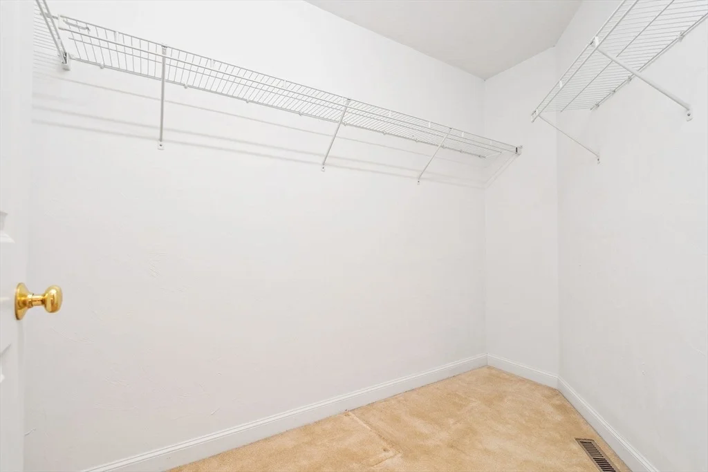 Photo of Unit E at 7E Strawberry Lane