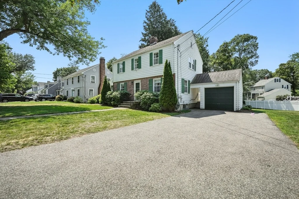 Photo of 40 Fairway Drive