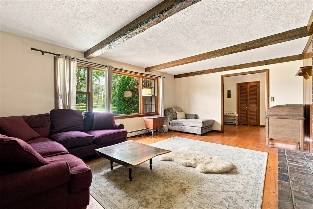 Photo of 261 Bay Road