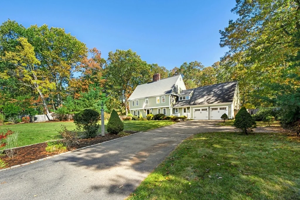 Photo of 266 Willowgate Rise