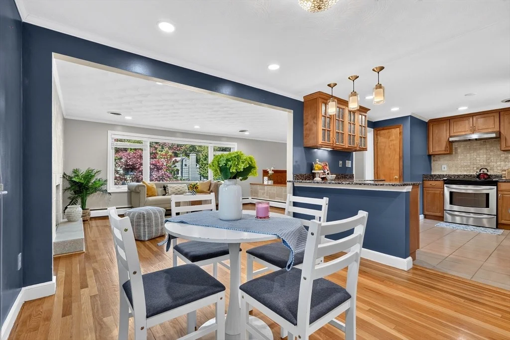 Photo of 32 Bobolink Rd