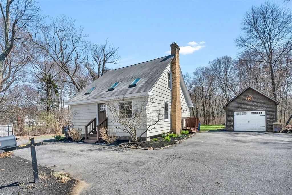 Photo of 478 Fall River Ave