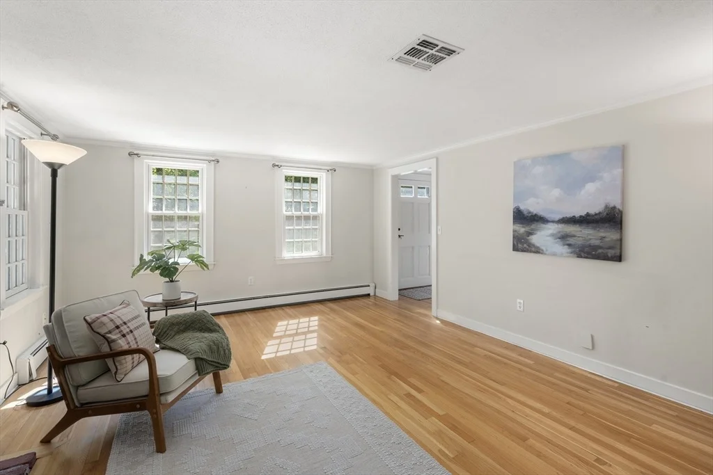 Photo of 371 Willis Road