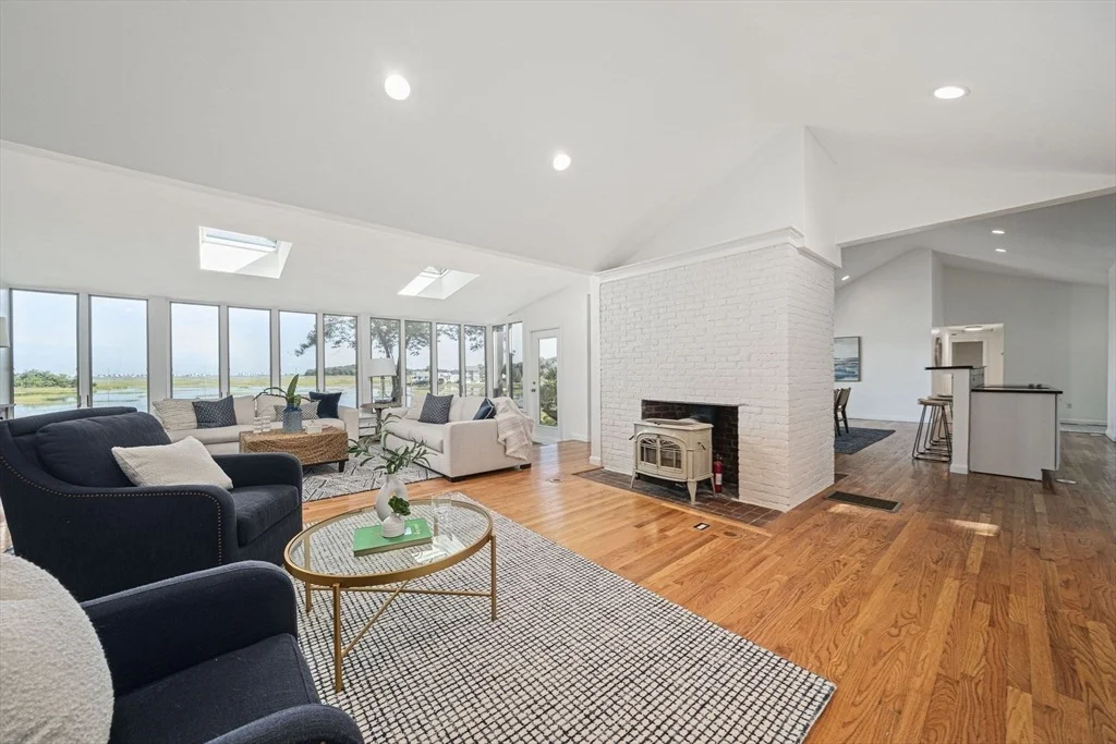 Photo of 110 Damon's Point Road