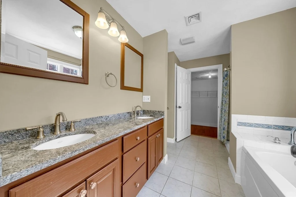 Photo of 8 Jacqueline Dr