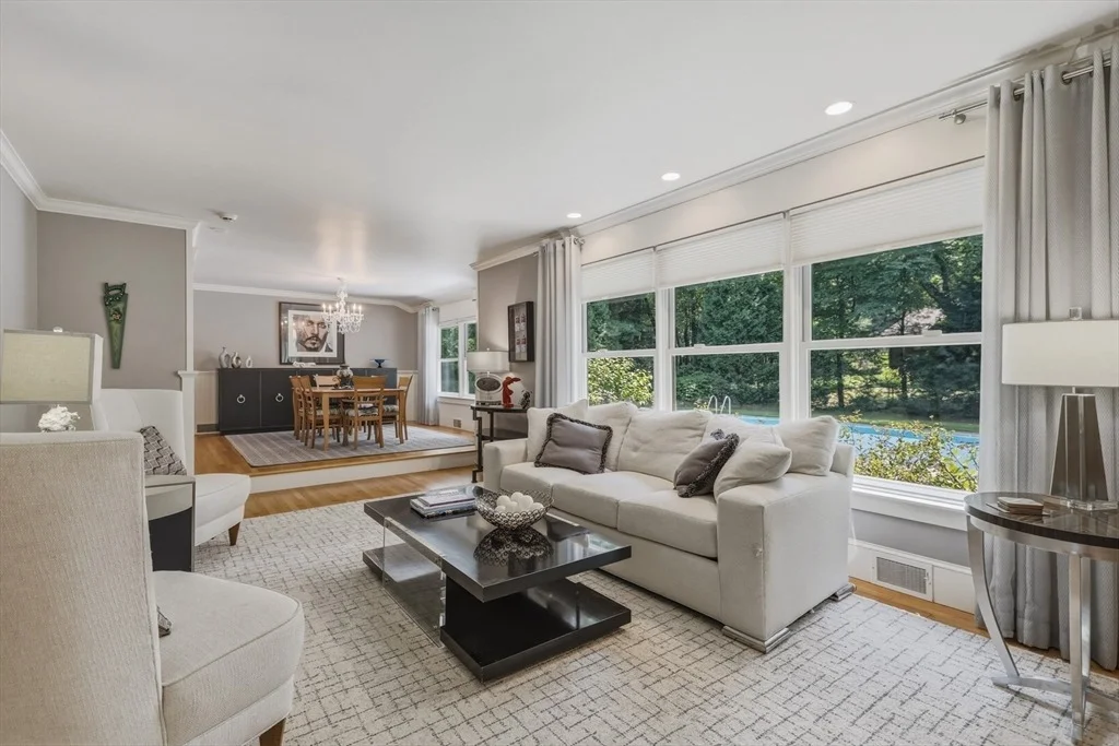 Photo of 191 Pinewood Dr